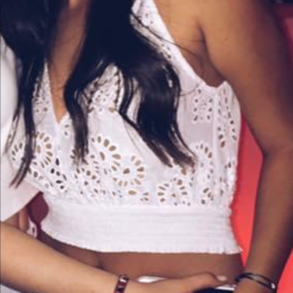 LF Cute white crop top size xs